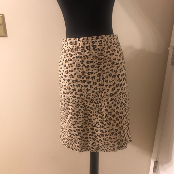 Banana republic like new cheetah skirt - Picture 1 of 3